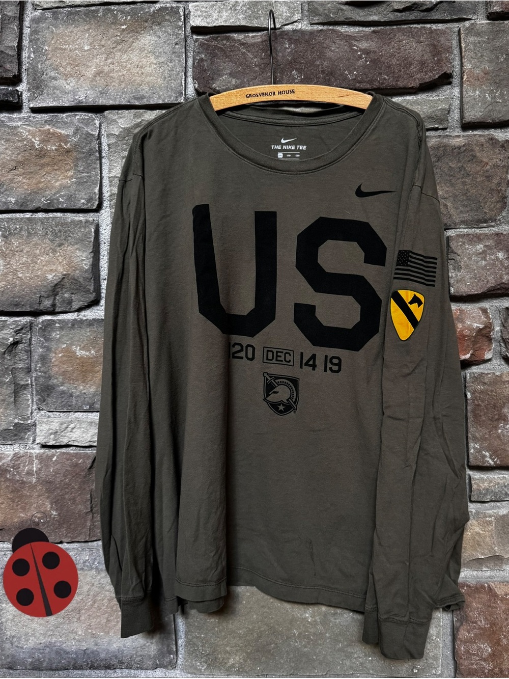 Army -Navy Game Nike Long-Sleeve US Graphic Tee with 1st Cav patch. XXL